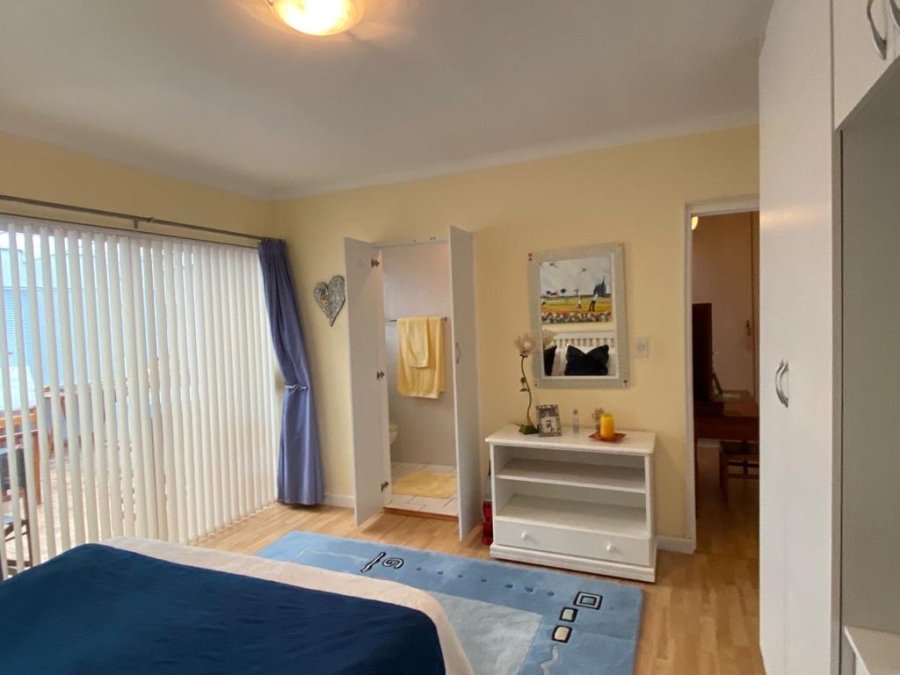 5 Bedroom Property for Sale in Sandbaai Western Cape